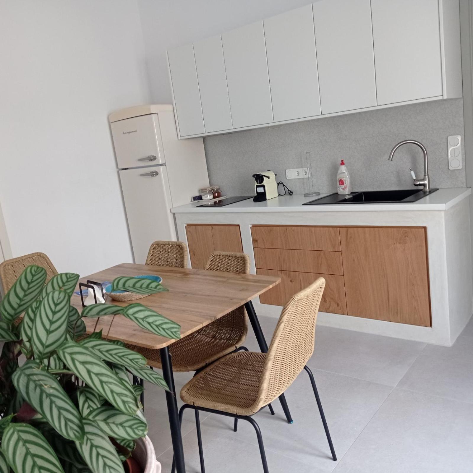 Θέαστρον - Theastron House With Great View In Chora Apartment Pera Gyalos Ngoại thất bức ảnh